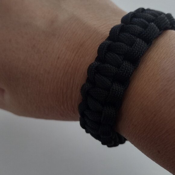 Handmade CobraStitch Paracord bracelet black buckles. Unisex - Picture 2 of 15